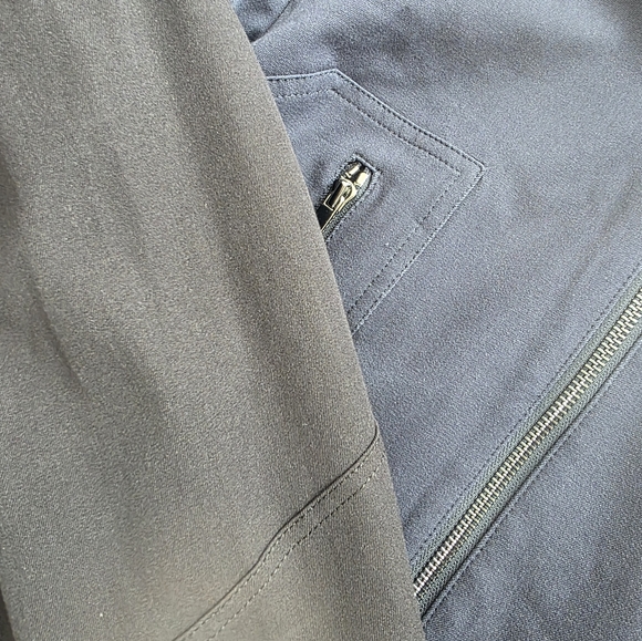 Elie tahari  new jacket 2 read description - Picture 10 of 10